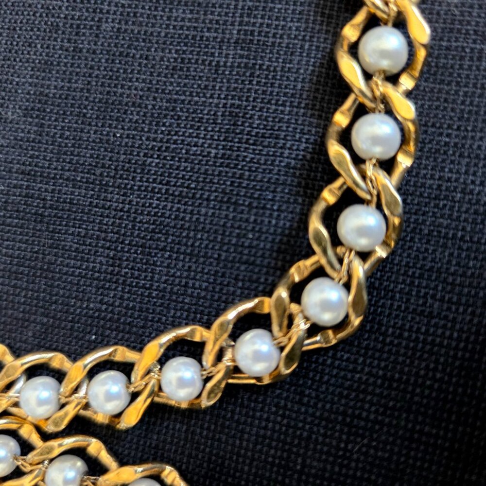 Vintage Napier gold tone long chain necklace with faux pearls. - Picture 3 of 8